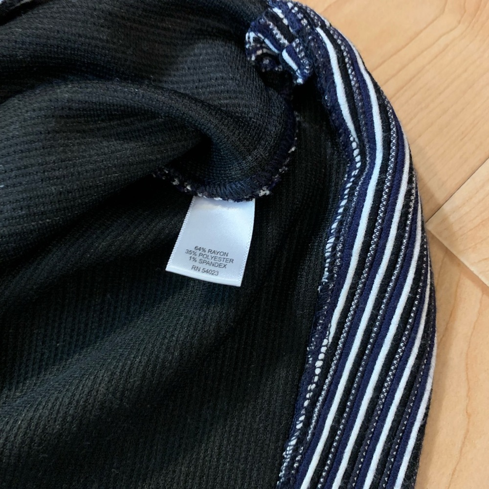 ✨HP✨ 🌻 2/$10 Banana Republic navy blue and white striped dress size 6 - Picture 6 of 10